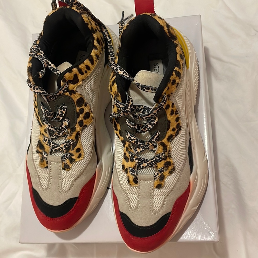 Steve Madden Sneakers
